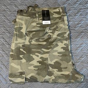 Men’s Camo Cargo Pants Stretch With Tapered Leg
